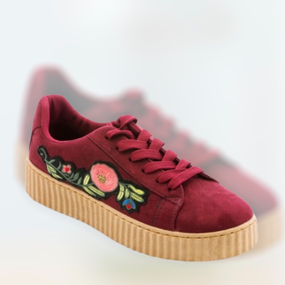 🆕Suede Floral Embroidered Sneaker